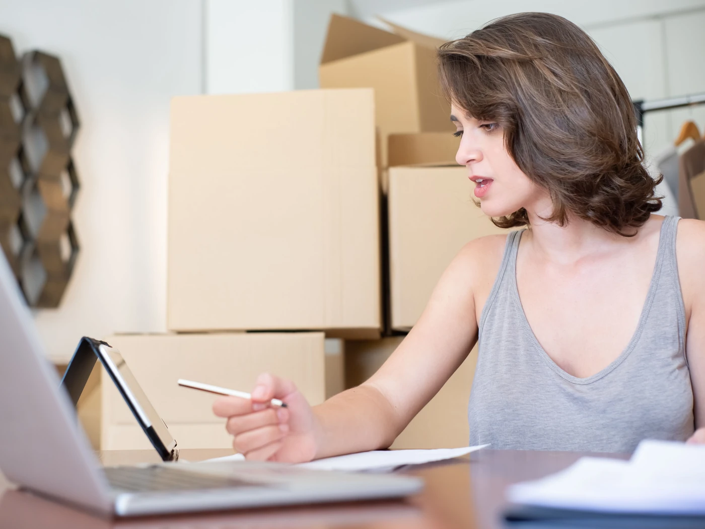 Pedidos, paquetes y operación de tienda online